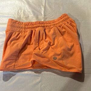 Lululemon Hotty Hot short 2.5” EUC